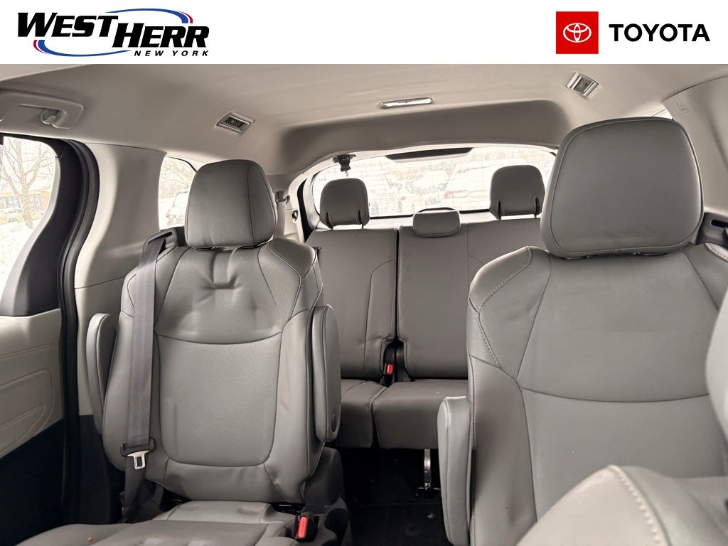 2022 Toyota Sienna XLE 7 Passenger