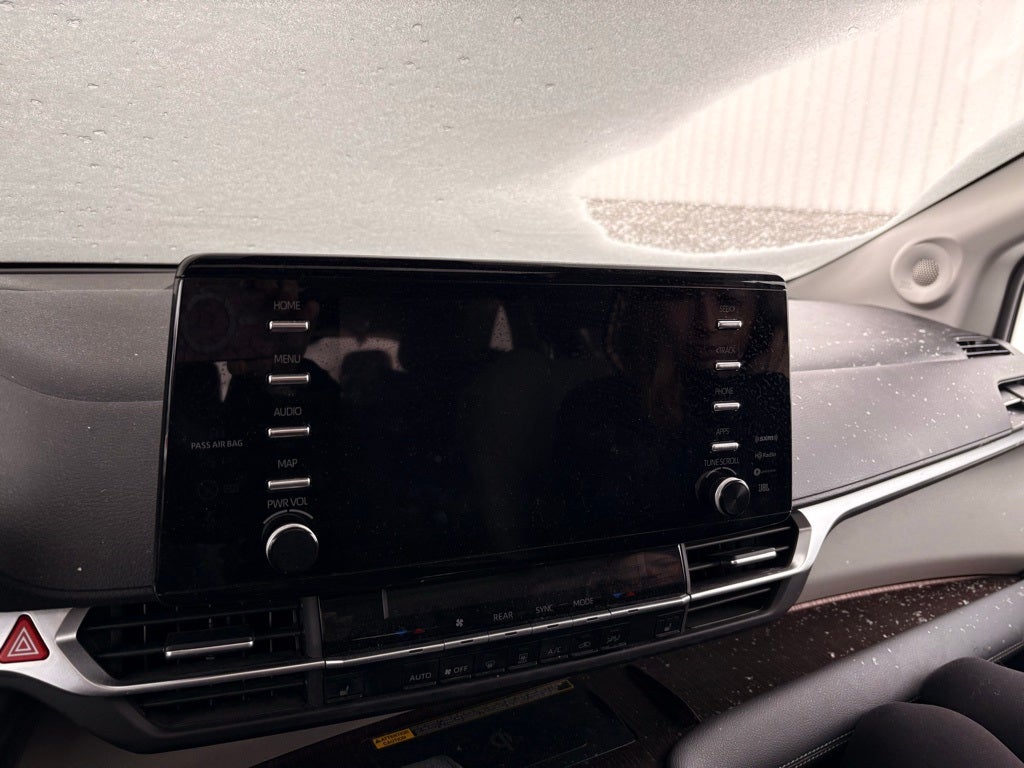 2022 Toyota Sienna XLE 7 Passenger