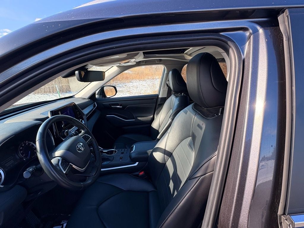 2024 Toyota Highlander Hybrid XLE