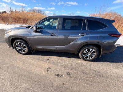 2024 Toyota Highlander Hybrid XLE