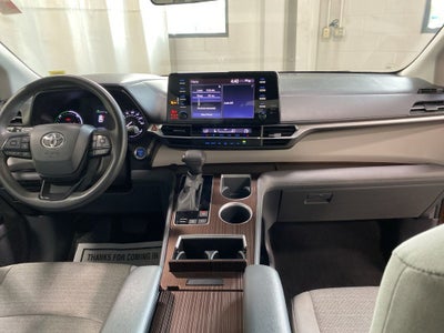 2022 Toyota Sienna LE 8 Passenger
