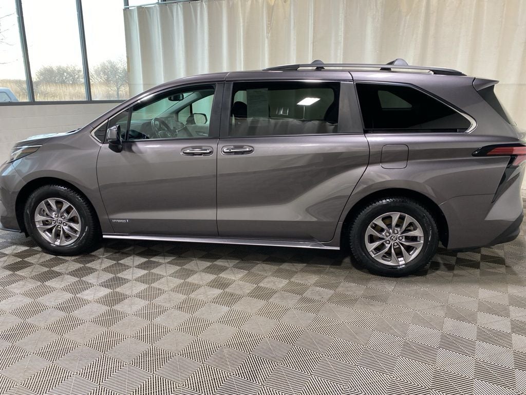 2021 Toyota Sienna XLE 7 Passenger
