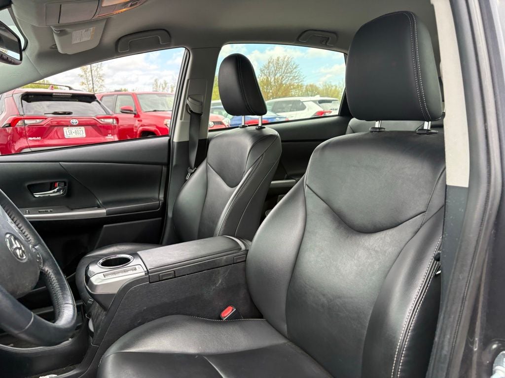 2017 Toyota Prius v Four