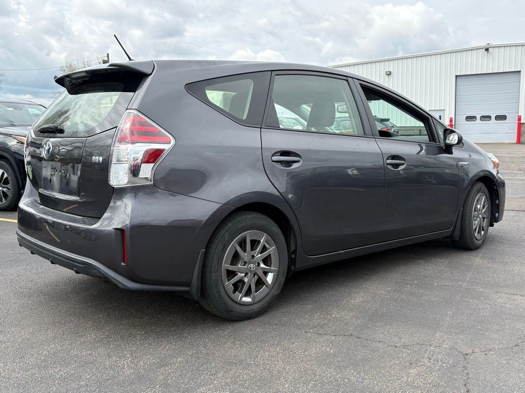 2017 Toyota Prius v Four