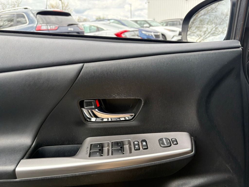 2017 Toyota Prius v Four