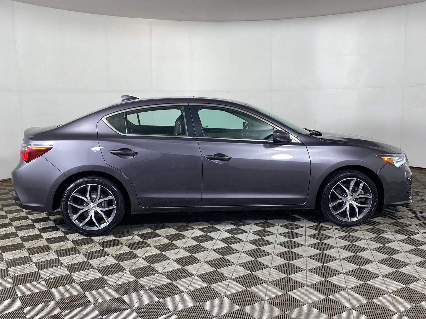 2019 Acura ILX w/Premium Pkg