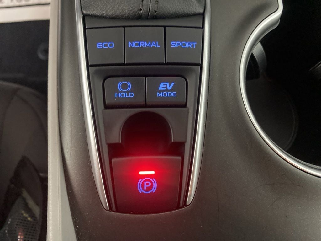 2024 Toyota Camry Hybrid LE