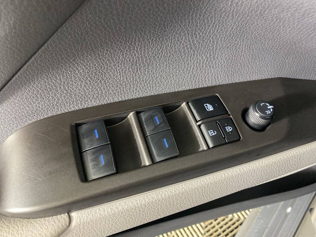 2024 Toyota Camry Hybrid LE