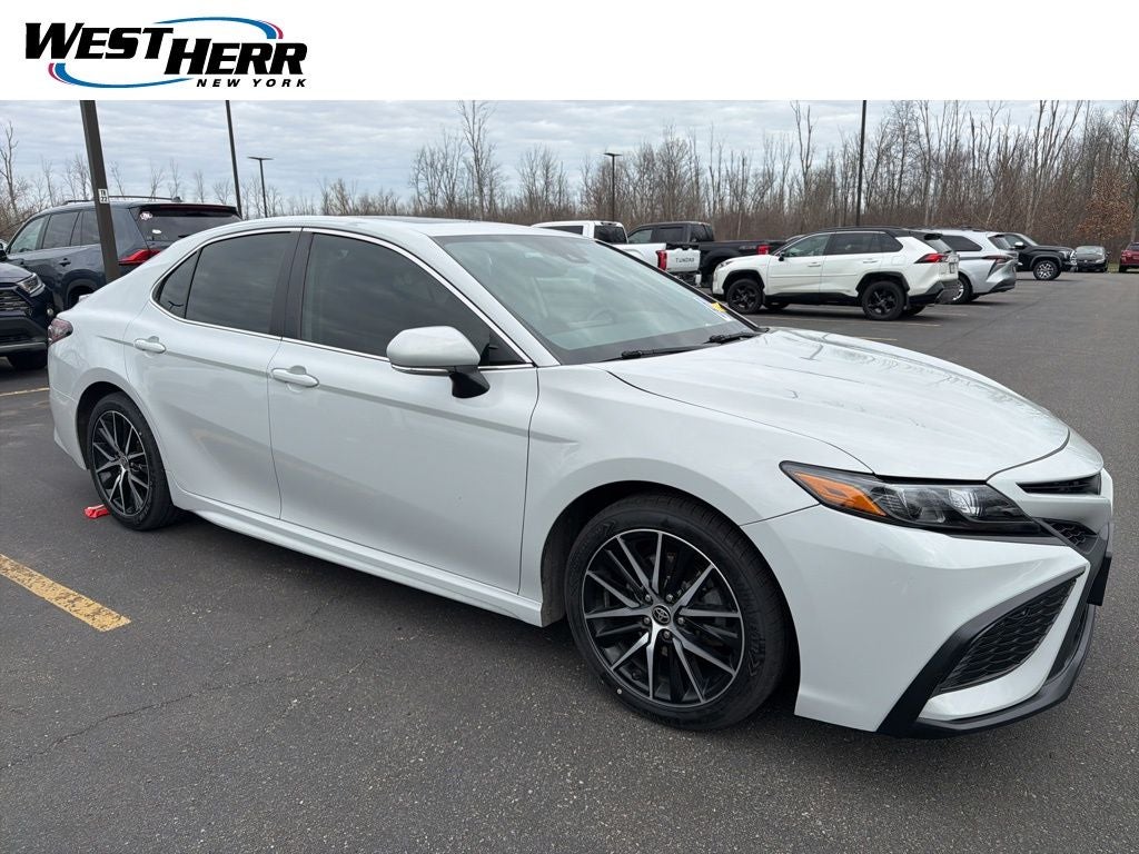 2022 Toyota Camry SE