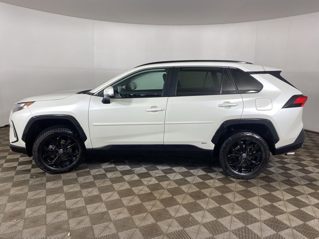 2022 Toyota RAV4 Hybrid SE