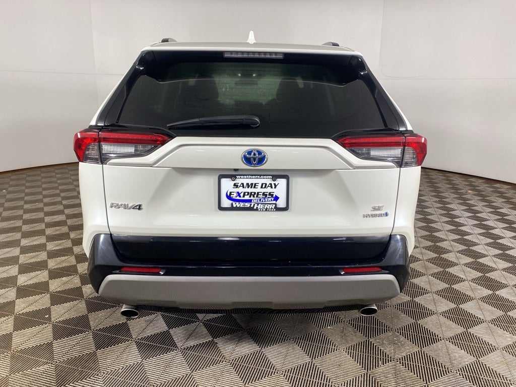 2022 Toyota RAV4 Hybrid SE