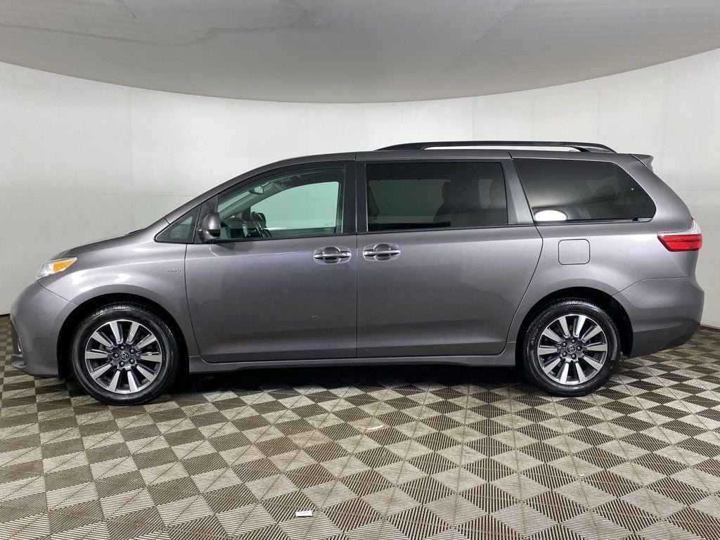 2018 Toyota Sienna XLE 7 Passenger