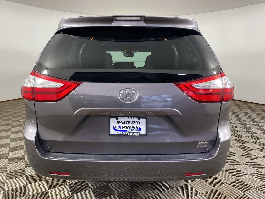 2018 Toyota Sienna XLE 7 Passenger