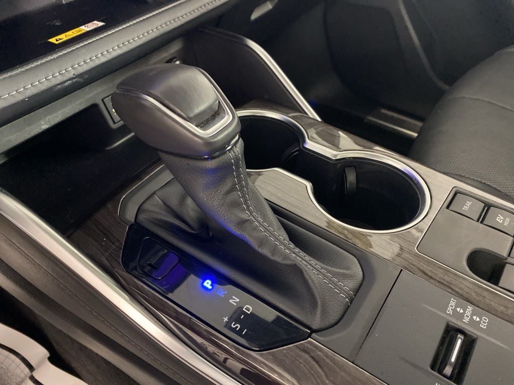 2023 Toyota Highlander Hybrid Platinum