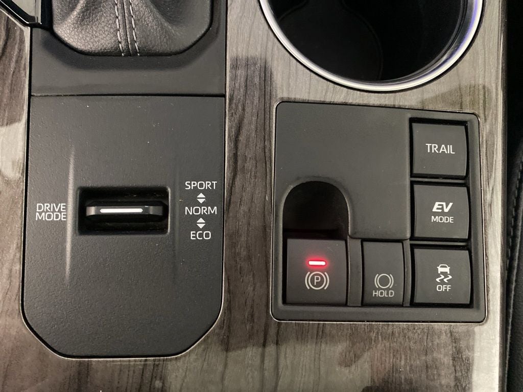 2023 Toyota Highlander Hybrid Platinum