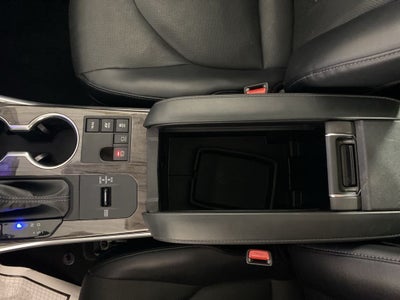 2023 Toyota Highlander Hybrid Platinum