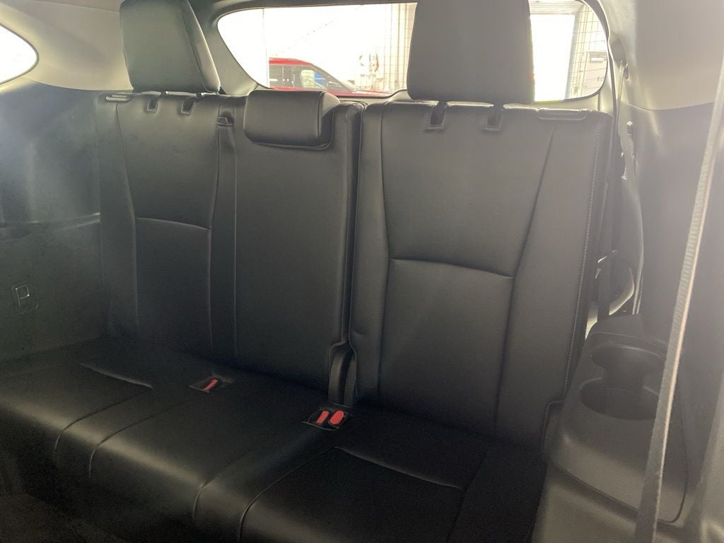 2023 Toyota Highlander Hybrid Platinum