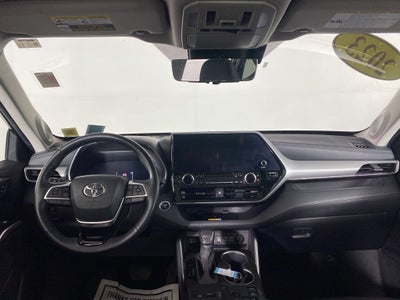 2023 Toyota Highlander Hybrid Platinum