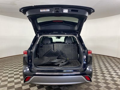 2023 Toyota Highlander Hybrid Platinum