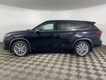 2023 Toyota Highlander Hybrid Platinum
