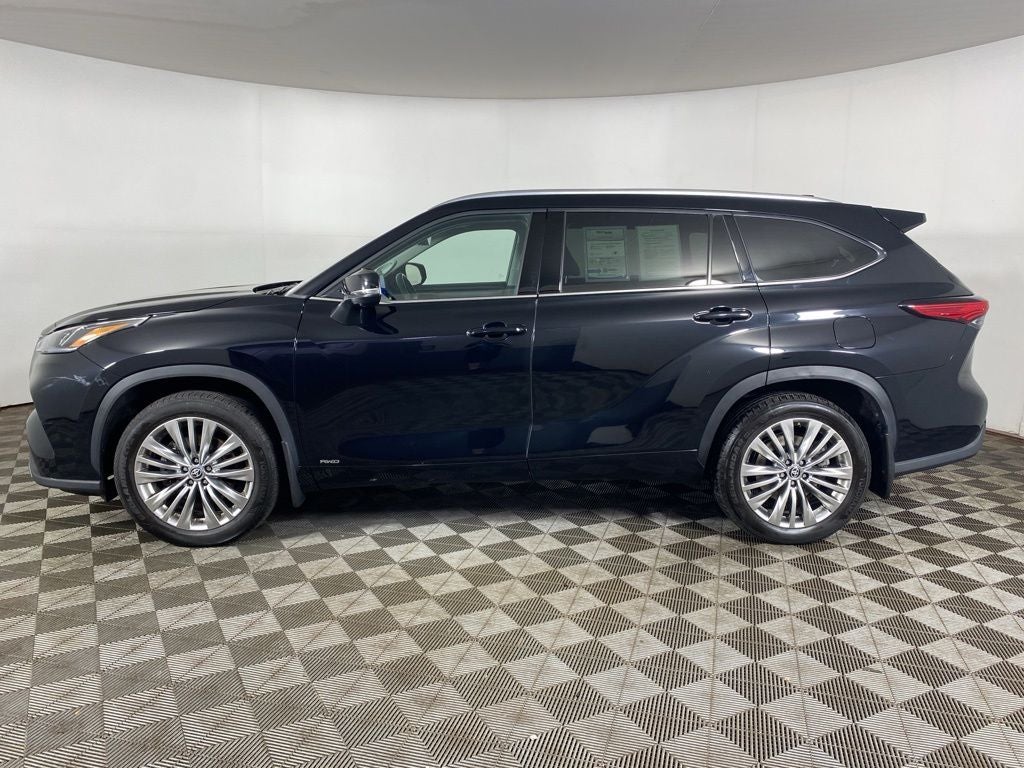 2023 Toyota Highlander Hybrid Platinum