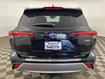 2023 Toyota Highlander Hybrid Platinum