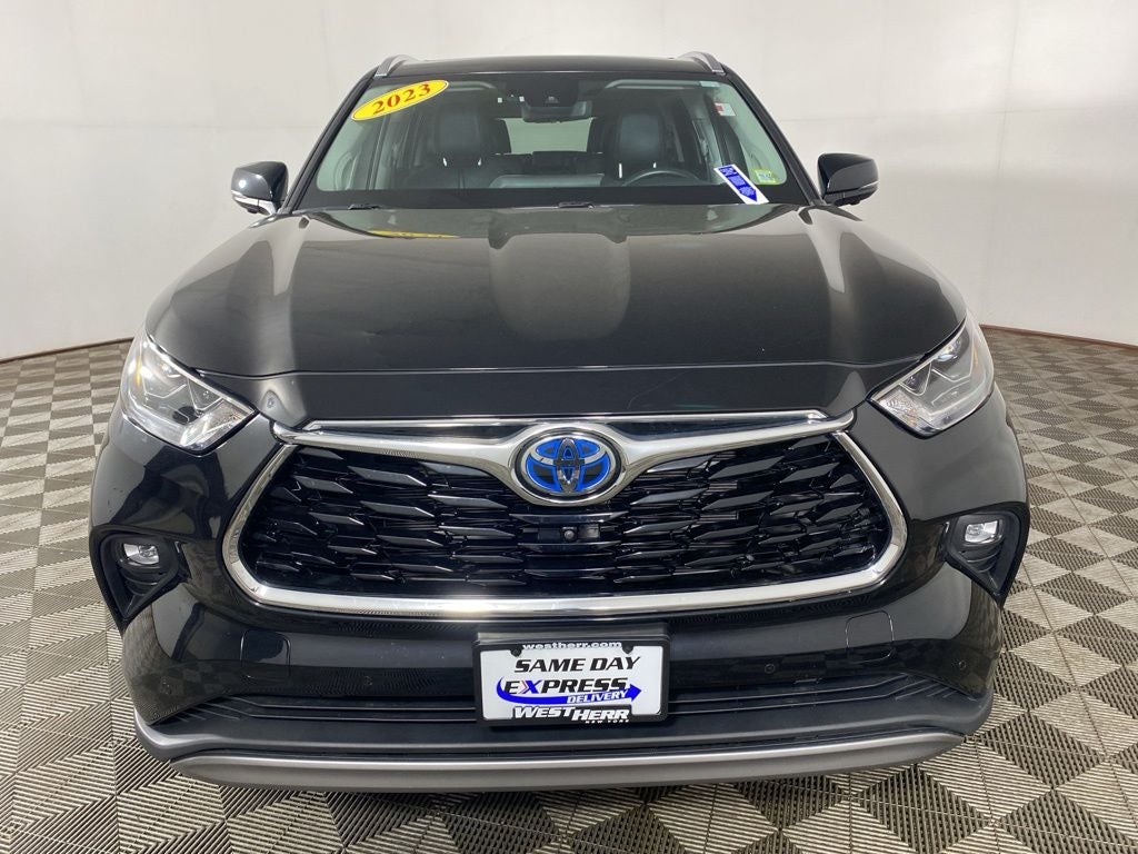 2023 Toyota Highlander Hybrid Platinum