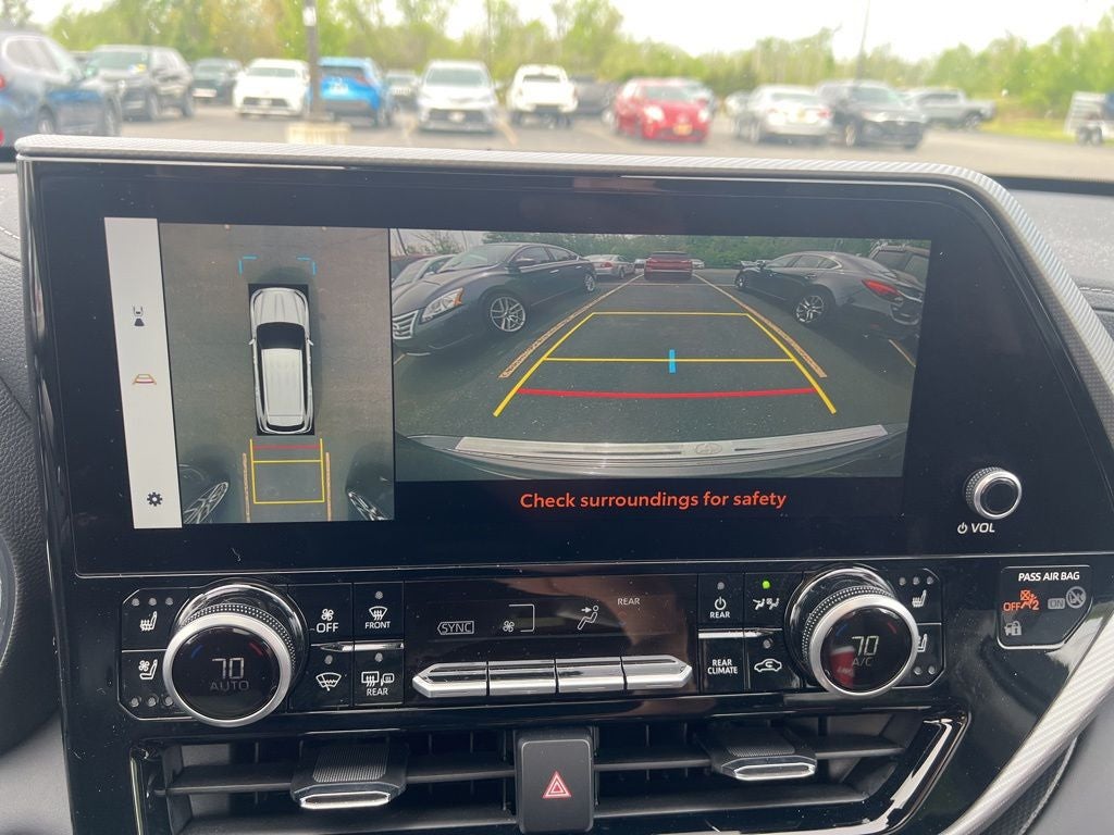 2024 Toyota Highlander Hybrid Platinum