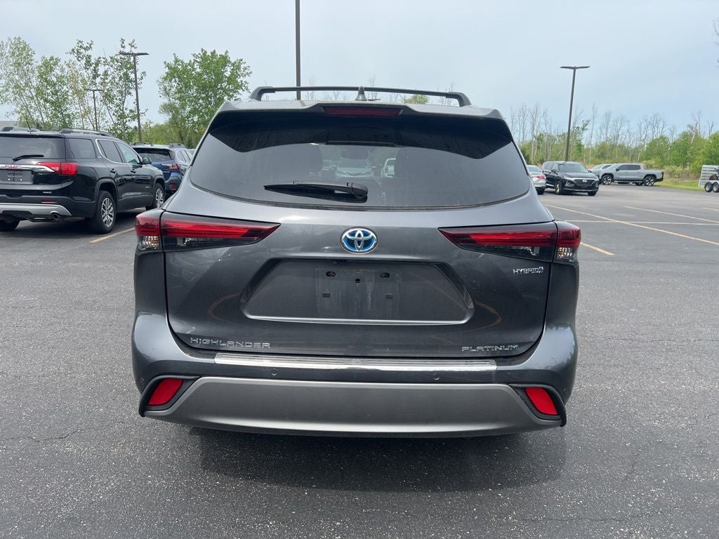 2024 Toyota Highlander Hybrid Platinum