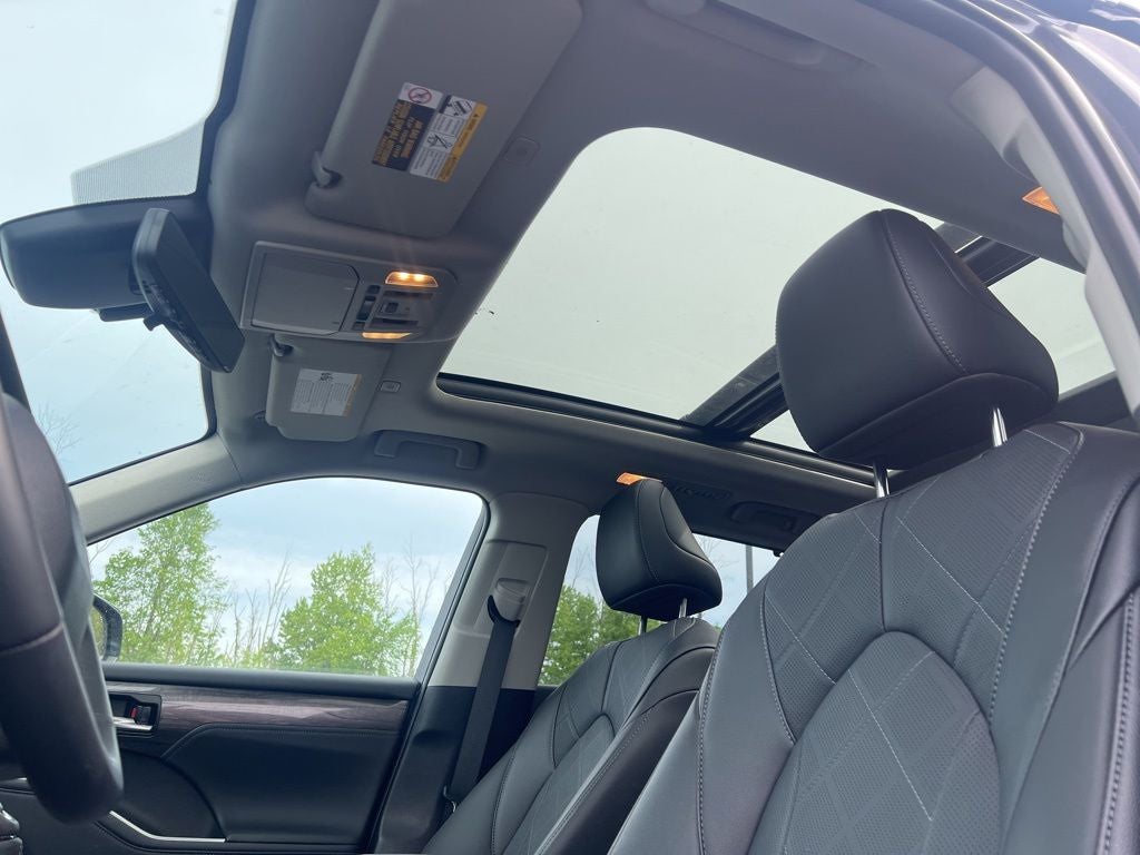2024 Toyota Highlander Hybrid Platinum