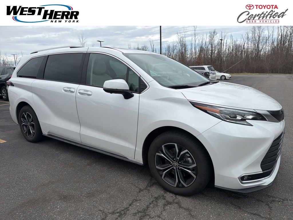 2025 Toyota Sienna Platinum 7 Passenger