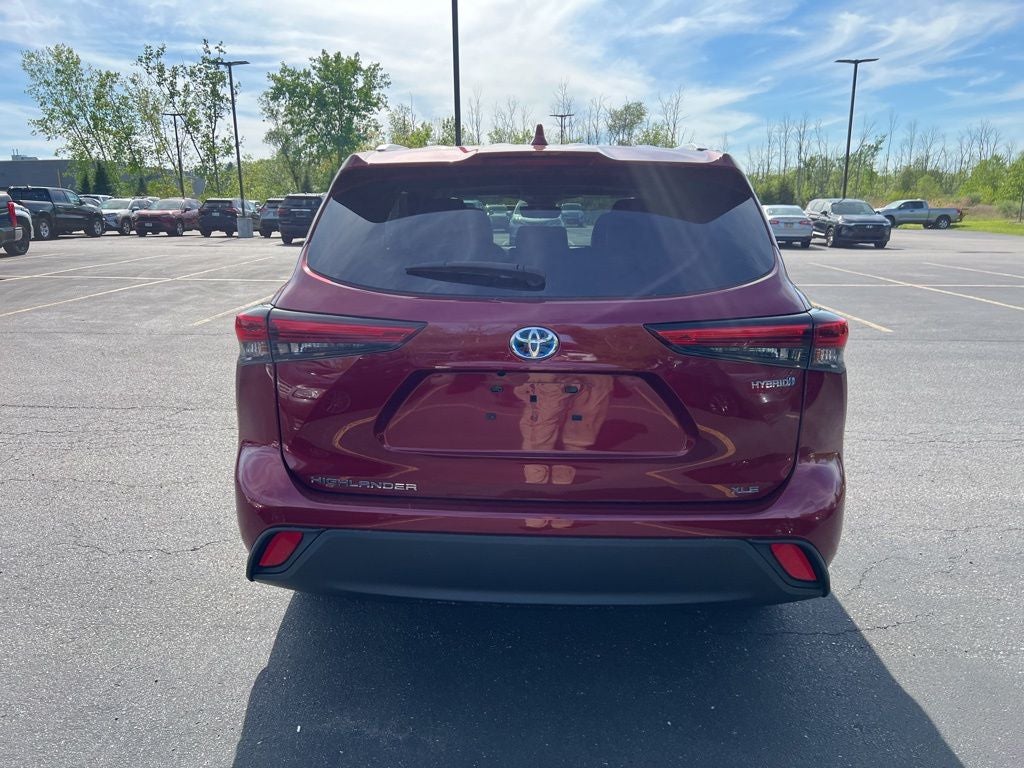 2022 Toyota Highlander Hybrid XLE