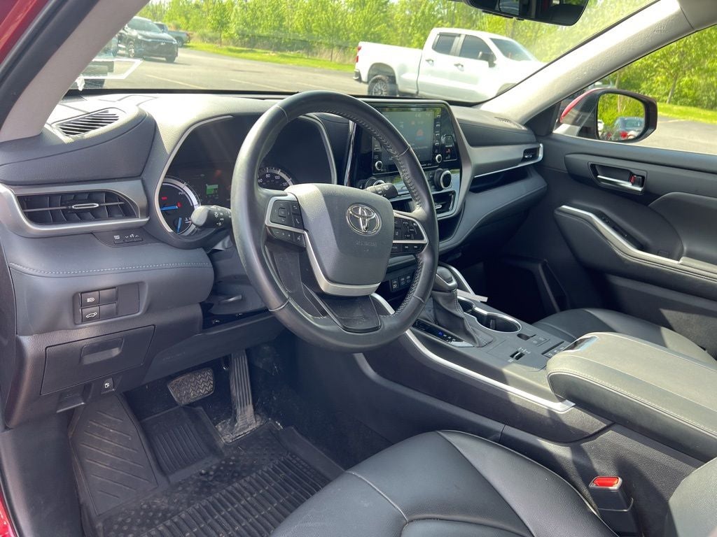 2022 Toyota Highlander Hybrid XLE