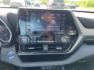 2022 Toyota Highlander Hybrid XLE