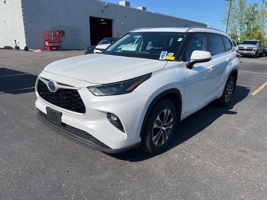 2022 Toyota Highlander Hybrid XLE