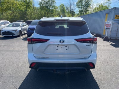 2022 Toyota Highlander Hybrid XLE