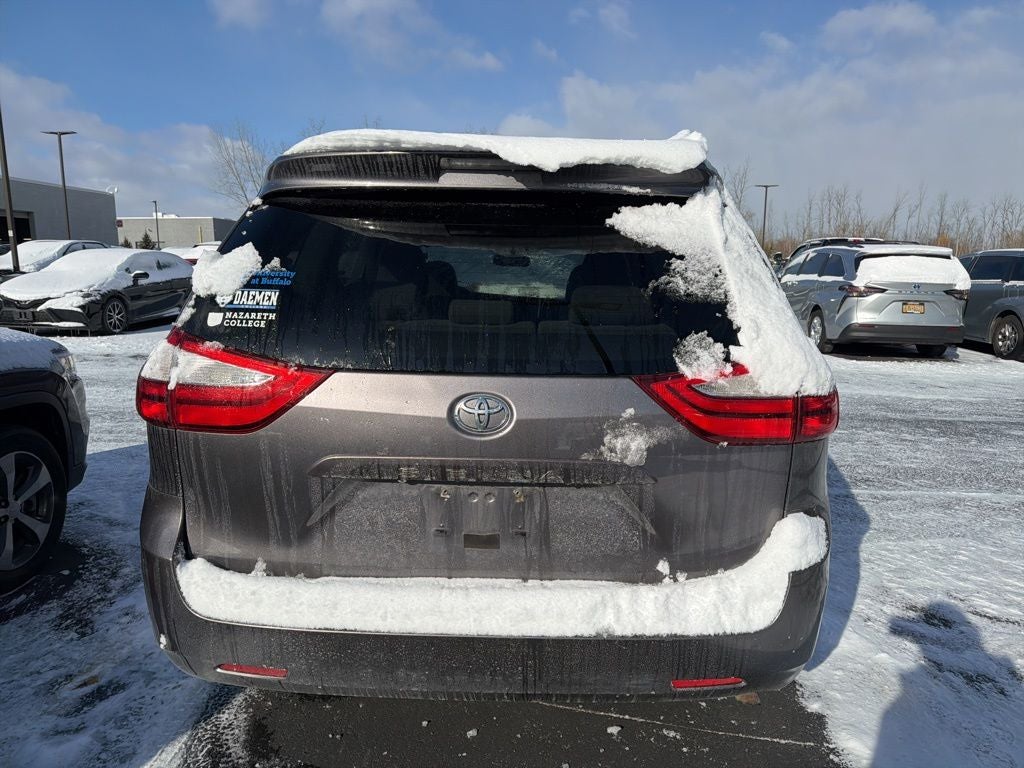 2015 Toyota Sienna LE