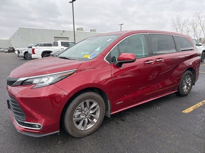 2021 Toyota Sienna XLE 7 Passenger