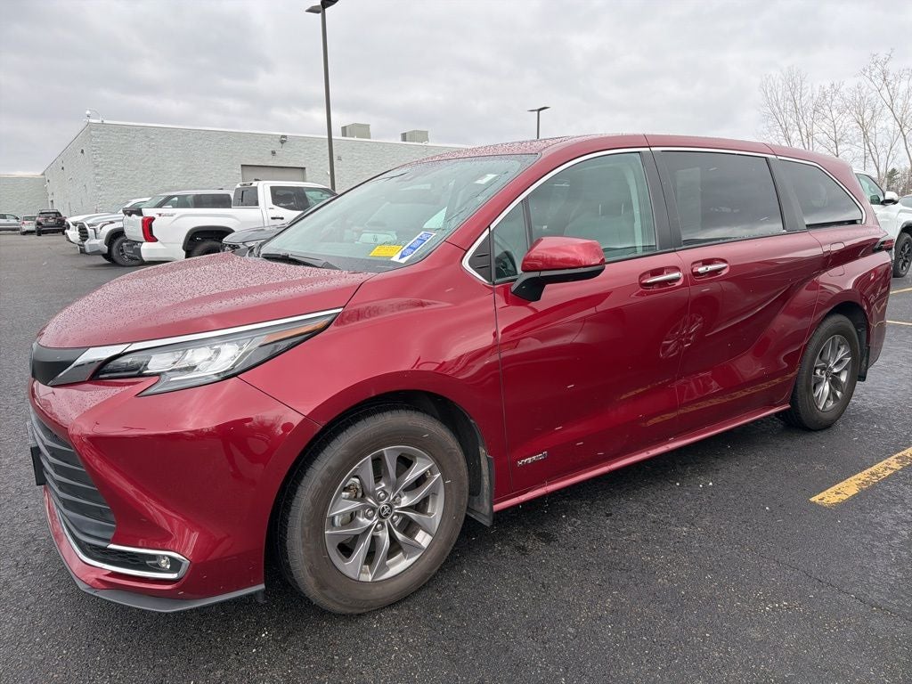 2021 Toyota Sienna XLE 7 Passenger