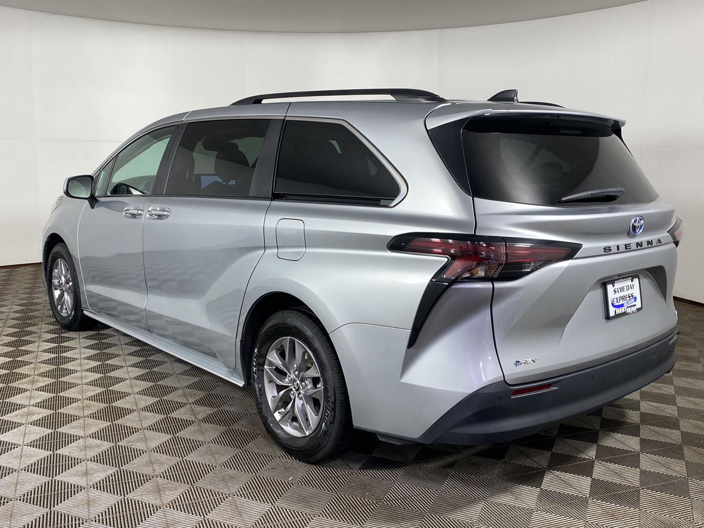 2025 Toyota Sienna XLE
