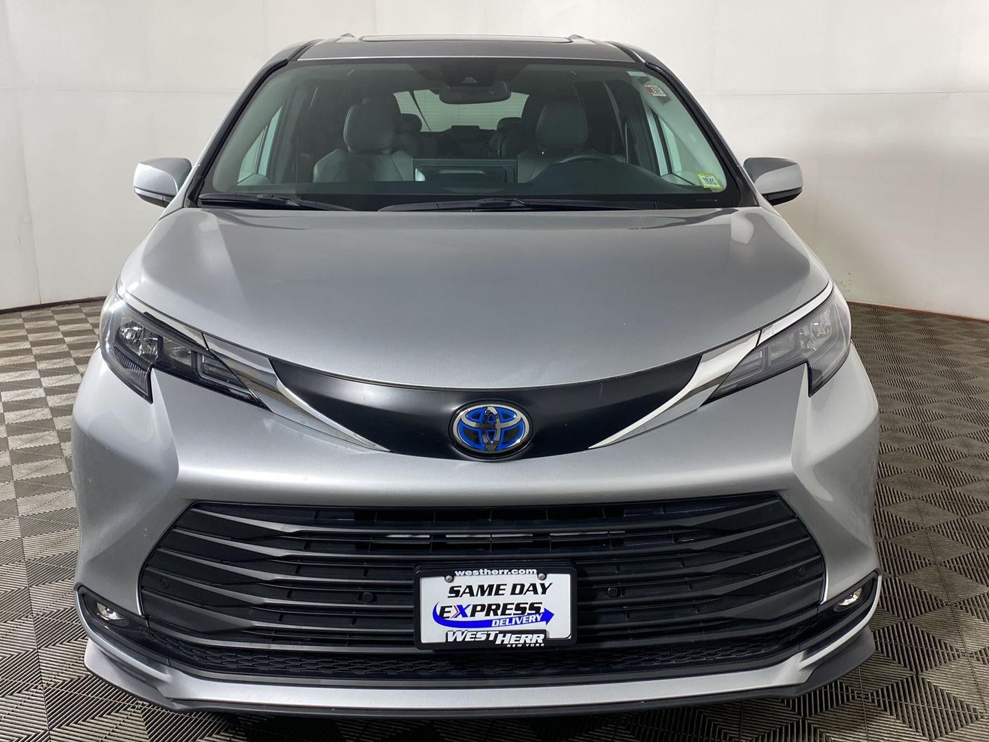 2025 Toyota Sienna XLE