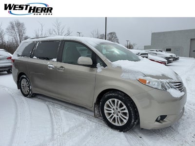 2017 Toyota Sienna XLE 7 Passenger