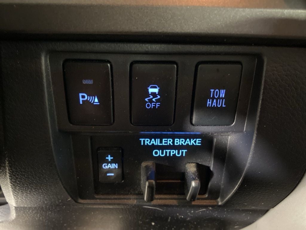 2018 Toyota Tundra SR5 5.7L V8