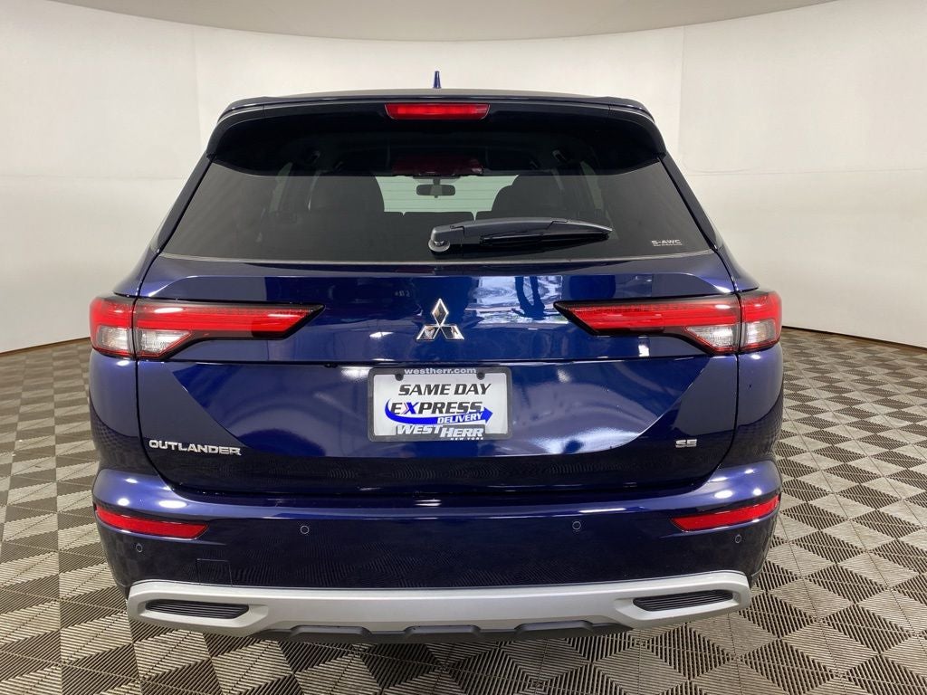 2024 Mitsubishi Outlander SE