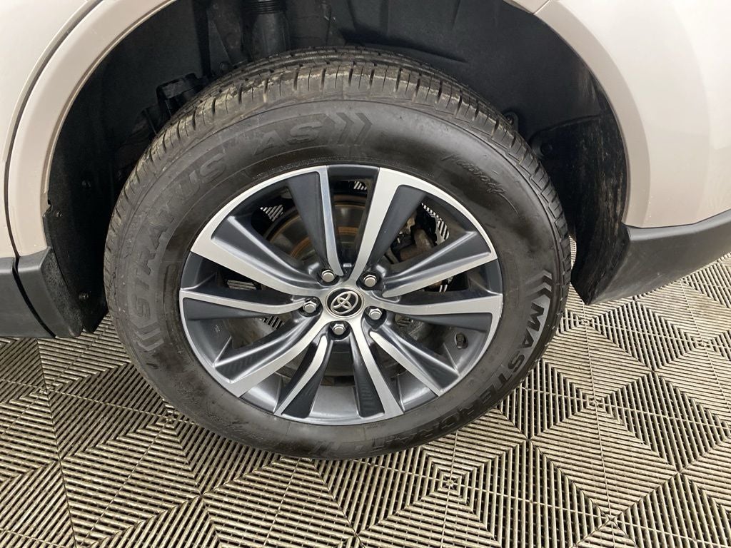 2022 Toyota Venza LE