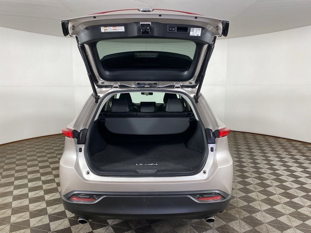 2022 Toyota Venza LE