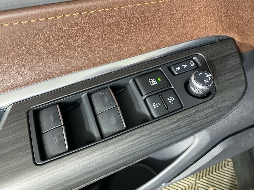 2024 Toyota Venza LE