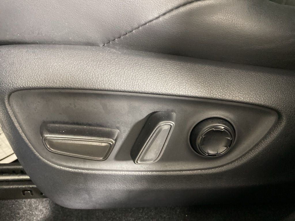 2024 Toyota Venza LE