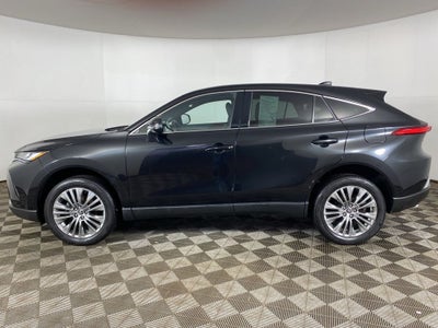 2024 Toyota Venza LE