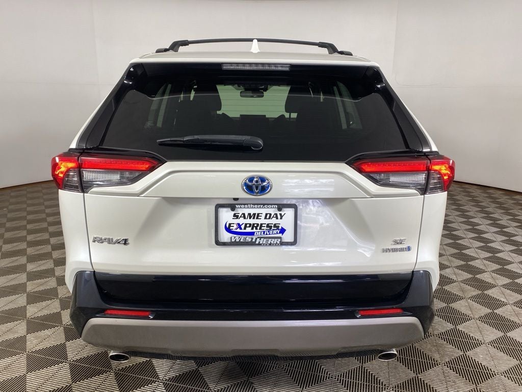 2022 Toyota RAV4 Hybrid SE